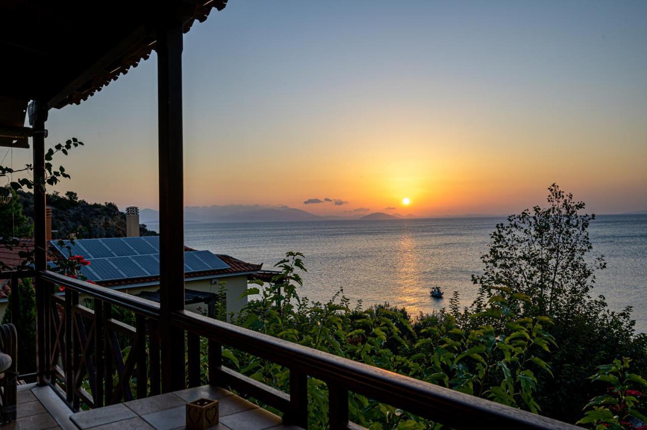 Paralio Astros Beachfront Suites 卡西罗彼卡多 外观 照片